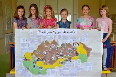 Naša obrázková mapa výletov zdobí nástenku v škole