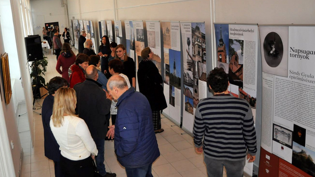 otvorenie vystavy julius sandy