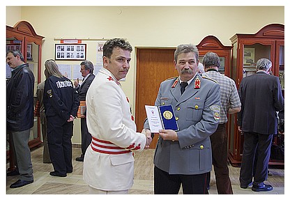 Veliteľ MsHZ / DHZ Jelšava Bc. Pavol Zapletal a veliteľ ÖTE Tótkomlóš Sándor Nagy. Foto: G. Jakubecová