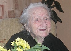 Terézia Jončošeková z Rožňavského Bystrého sa dožila sto rokov. Foto: M. Lajčáková