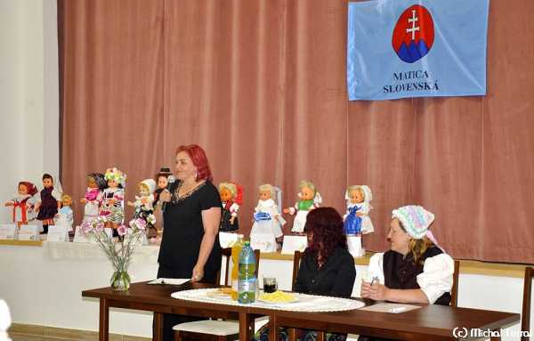 Členovia MO Matice slovenskej v Štítniku pripravili pútavú besedu spojenú s výstavou krojovaných bábik