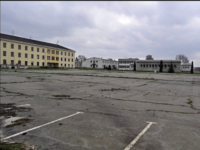 Objekty v areálu bývalých Želatovských kasáren v Přerově.