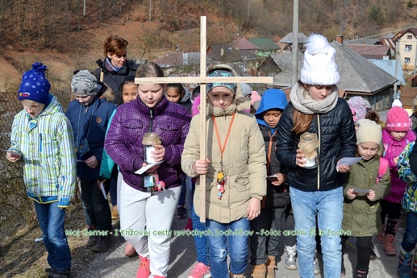 Krížové cesty neodmysliteľne patria k prežívaniu pôstneho obdobia aj našich žiakov