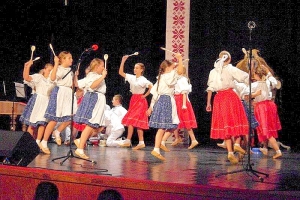 Zorganizovali desiaty ročník festivalu detských folklórnych súborov pod názvom Gemerská podkovička