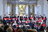 Adventným koncertom 2023 v Rožňave sa opäť podarilo s emóciami zaliatom kostole spojiť kultúru štyroch národov