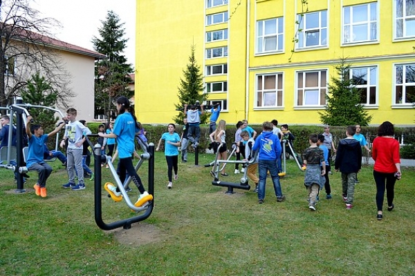 Slávnostné otvorenie exteriérového fitness parku v Revúcej