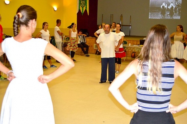 Podoby tanca vo Vlachove zaujali skúsenejších folkloristov i začiatočníkov