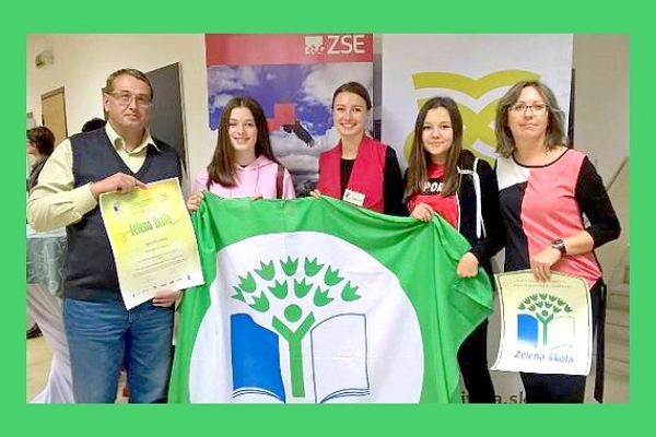 Získali oficiálny medzinárodný certifikát a vlajku programu ZELENÁ ŠKOLA