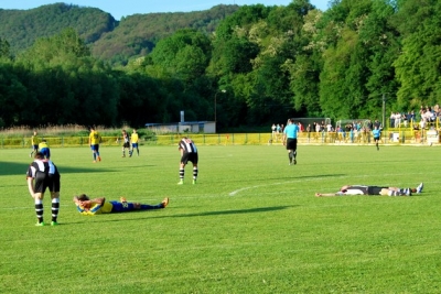 Hrdinom štvrtoligového futbalového zápasu v Rožňave bol brankár Krompách