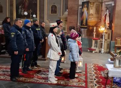 Betlehemské svetlo je krásnou tradíciou, ktorá sa každoročne vracia aj na Gemer, aby priniesla pokoj a harmóniu do našich životov