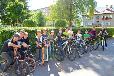 U Zocháčov bicykluje a športuje celá škola