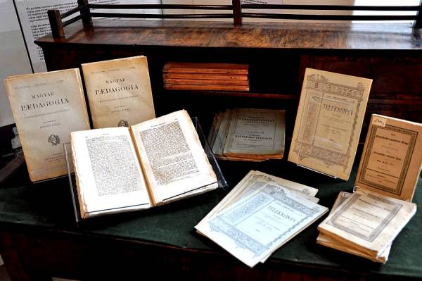 Výstava 66 odborne ošetrených historických periodík z knižnice Gemersko-malohontského múzea