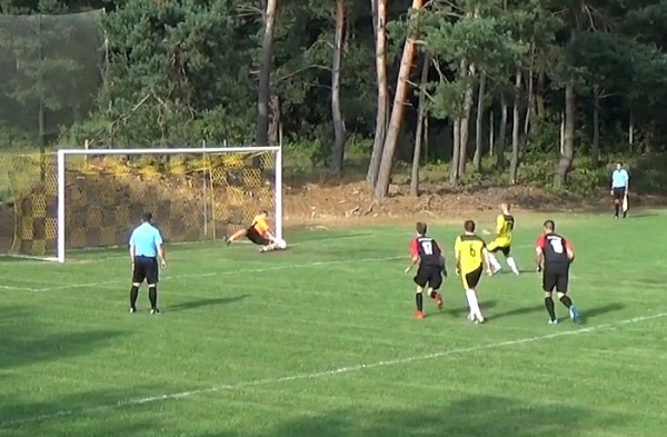 Z prvého kola futbalového ročníka 2018-19 IV. ligy Juh medzi FK Krásnohorské  Podhradie - ŠK Strážske 2:0, keď nariadený pokutový kop proti hosťom v 16. minúte vystihol domácemu Revúckemu brankár Strážskeho Viktor Ónody.