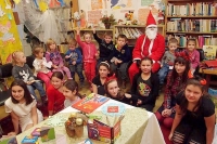 Deti zo škôlky v Gemerskej Polome privítali na besede v knižnici Mikuláša