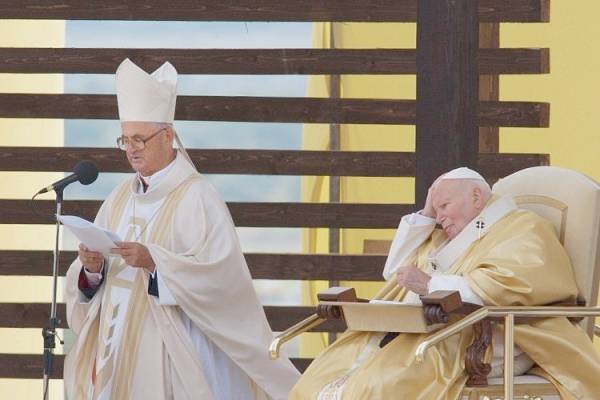 Pápež Ján Pavol II. pred 20 rokmi celebroval svätú omšu v Rožňave