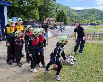 Plameniaci súťažili na mestskom futbalovom ihrisku v Jelšave