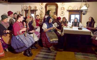 Fašiangy ožijú v Dome tradičnej kultúry Gemera priadkami z Rejdovej